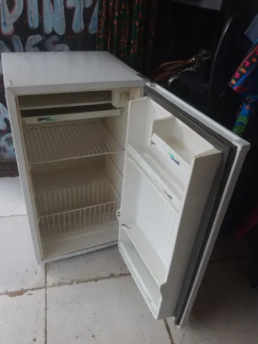 Vendo frigobar, só filé 