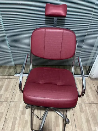 Vendo lavatório e cadeira