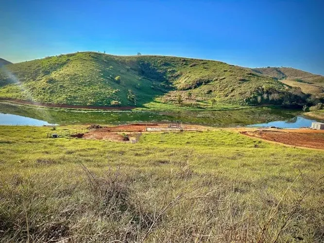 Chácara com lagoa e um ótimo acesso *