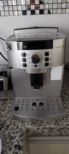 Cafeteira super automática De'Longhi em grãos