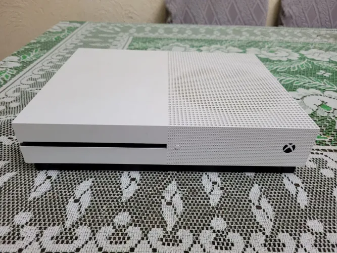 XBOX ONE S IMPECÁVEL 1TB (FAÇO ENVIO)