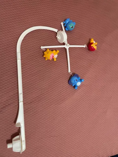 Móbile musical para berço 