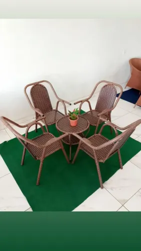 Conjunto de Cadeiras de área com Mesa de Centro - Área Externa