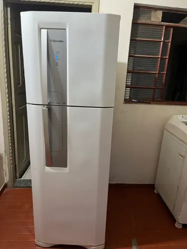 Geladeira Eletrolux frost free funcionando perfeitamente faço a entrega