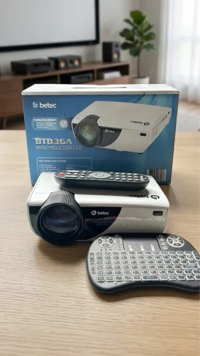 Mini Projetor Smart Betec BT836A (Wi-Fi e Android) + Teclado Sem Fio