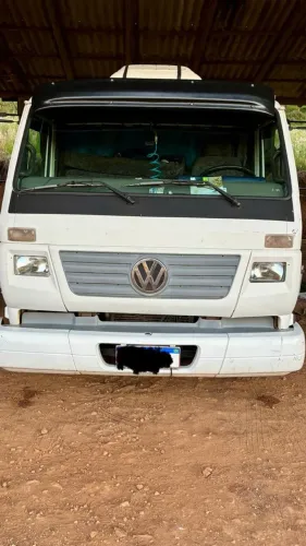 Caminhão 8-150