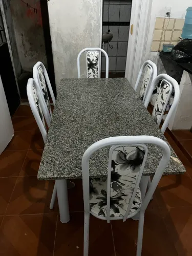Vendo mesa de mármore 6 cadeiras
