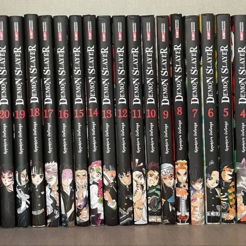 SEM MARCAS DE USO - Kit colecionável de livros DEMON SLAYER volumes 1 a 23