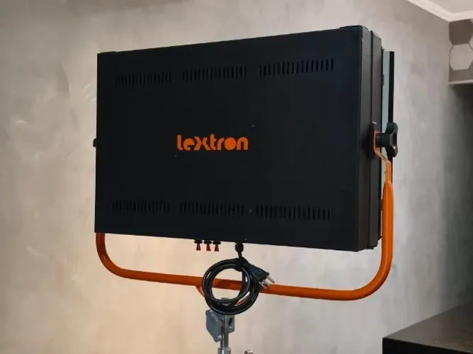 Iluminação Lextron para produção audiovisual.