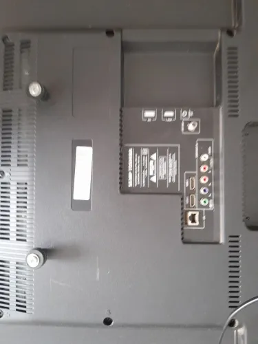 Tv semp toshiba led dl3945a com a tela quebrada 
