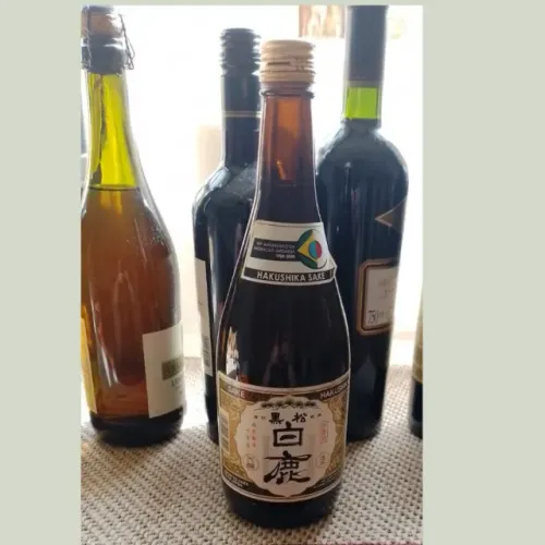 PROMOÇÃO! SAKE HAKUSHIKA 720 ML