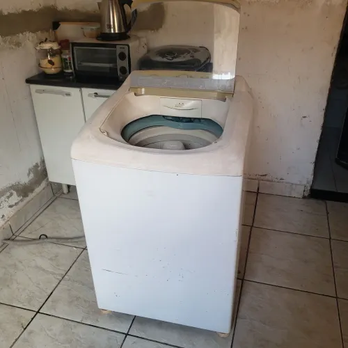 vendo esta maquina de lavar roupas funciona normal 430.nao entrego zap 62 9  *