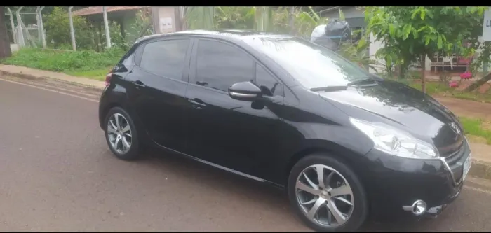 Peugeot 208 Allure 1.5 Flex 8V 5P 2014