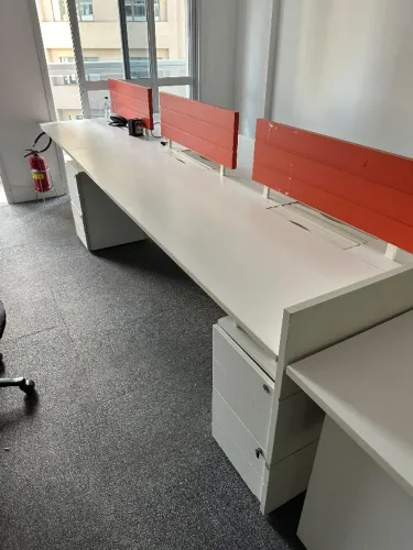 Mesa equipe de escritório 6 lugares com tomada embutida