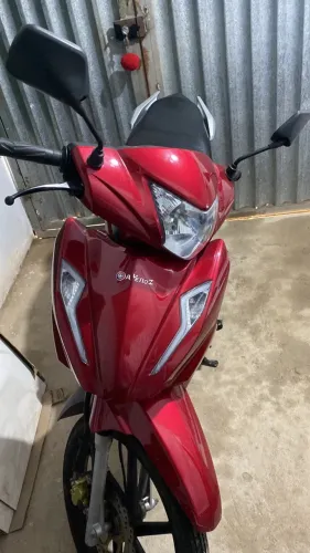 Moto semi nova