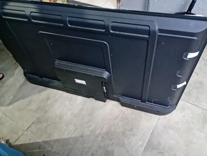 Televisor para retirada de peças