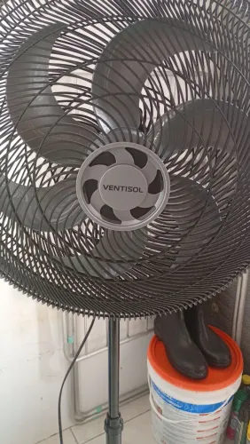 Ventilador Ventisol de pé