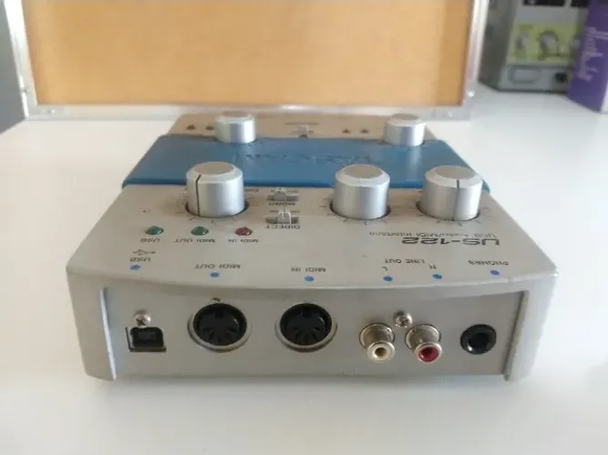 Interface Tascam US-122 - Placa de Audio