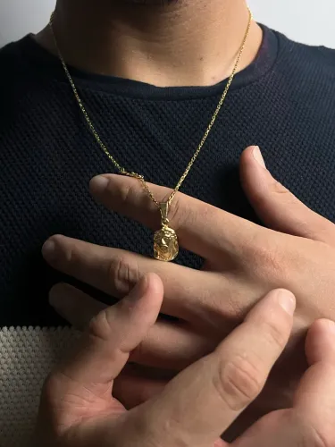 Cordão Masculino com Pingente Face de Cristo Banhado a Ouro 18k Corrente Tijolinho