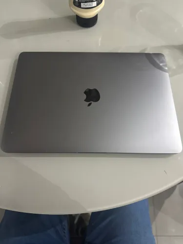 MacBook Pro16,3 2022