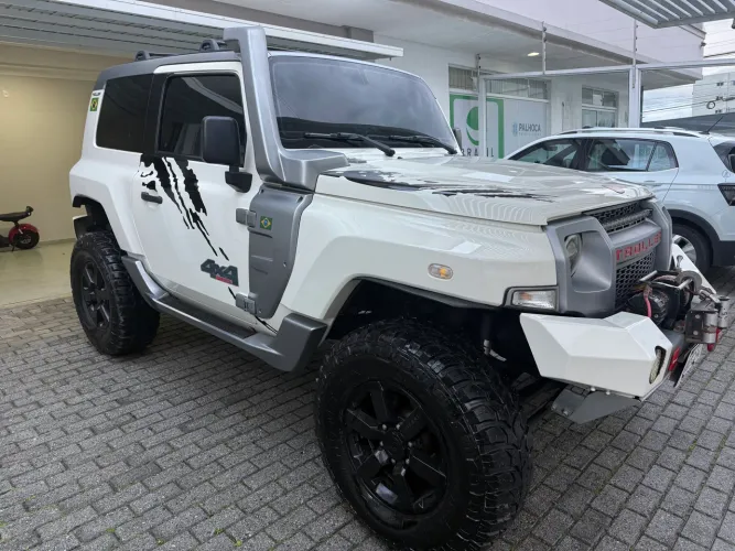 Troller T-4 4X4 3.2 20V TDI Cap. Rígida Diesel 2017