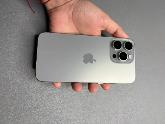 Vendo I PHONE 15 pro max
