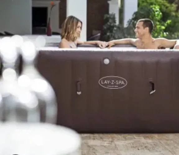 Banheira de hidromassagem lay-z-spa requer conserto só não está aquecendo inflável