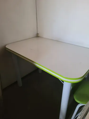 Mesa de Fórmica c 4 Cadeiras
