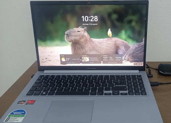 Azus Vivobook 15, ryzen 5, 8GB de ram e 256 de armazenamento