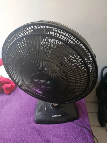 Ventilador Mondial grande
