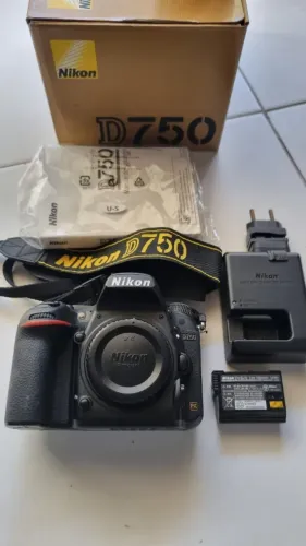 NIKON D750 COM APENAS 16.000 CLICKS - MUITO NOVA