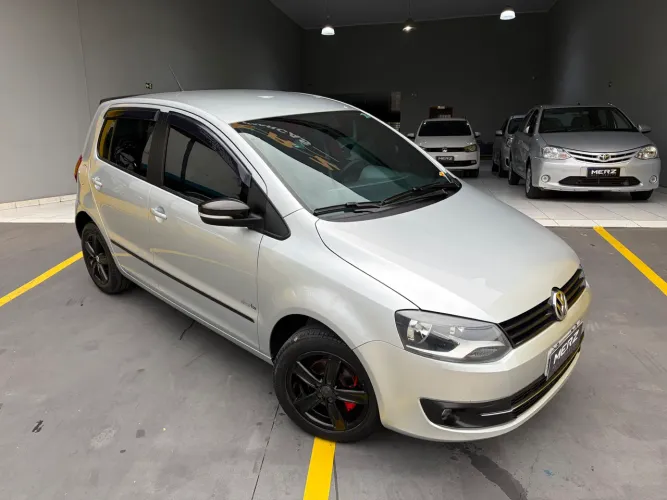 Volkswagen Fox 1.0 MI Total Flex 8V 5P 2013
