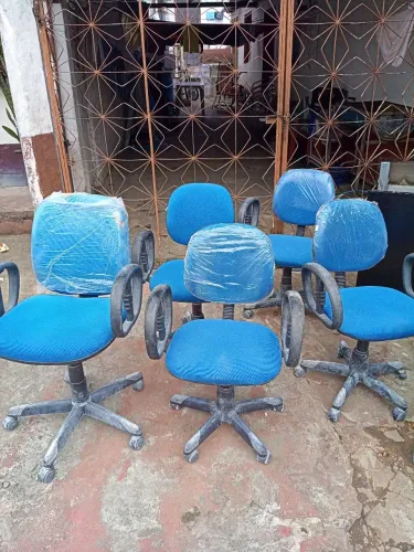 5 Cadeira semi nova,120 reais cada