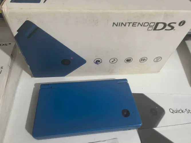 Nintendo dsi azul fosco completo na caixa com serial batendo 