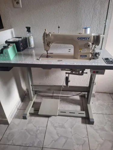 Máquina de Costura Industrial