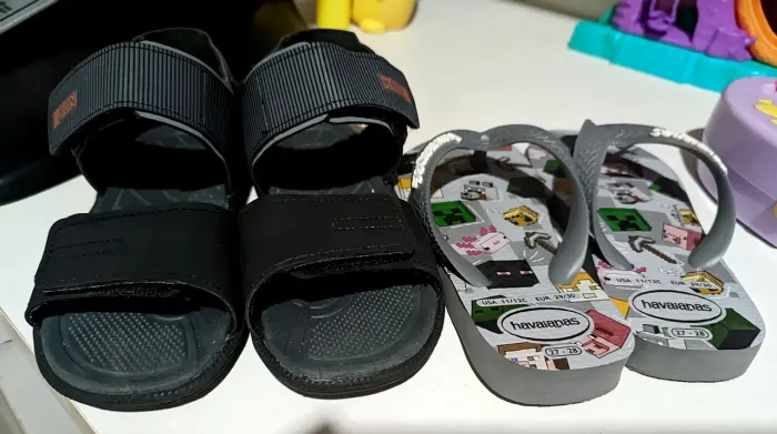 Sandália klin infantil 26 + sandália havaianas infantil Minecraft 27/28