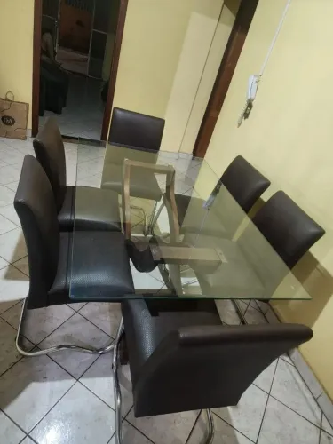 Mesa 6 cadeiras Tampo de Vidro