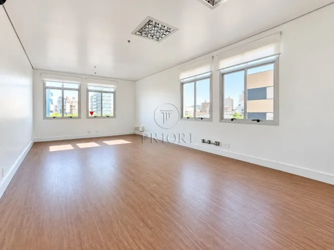 SALA COMERCIAL NO BAIRRO MENINO DEUS