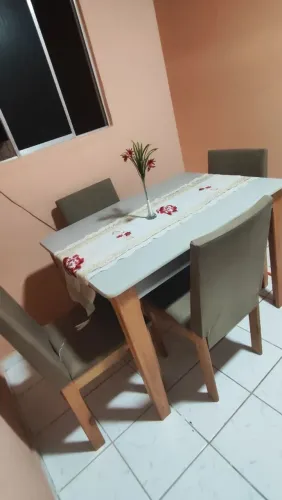 Mesa 4 cadeiras