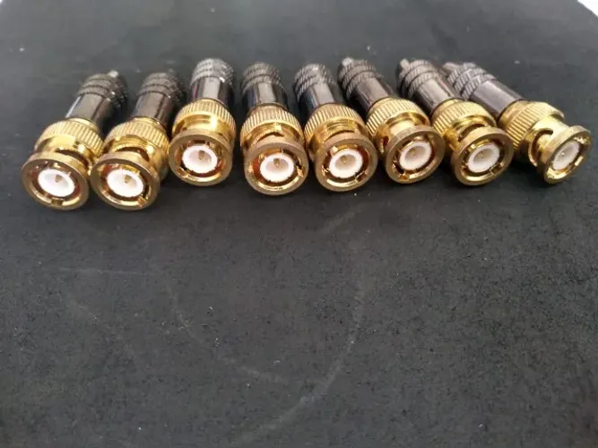 Conector BNC macho blindado dourado solda (08 pçs)