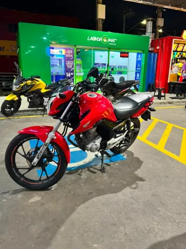 Fan 160 2023 à venda moto muito nova, toda original, pintura muito nova sem defeitos