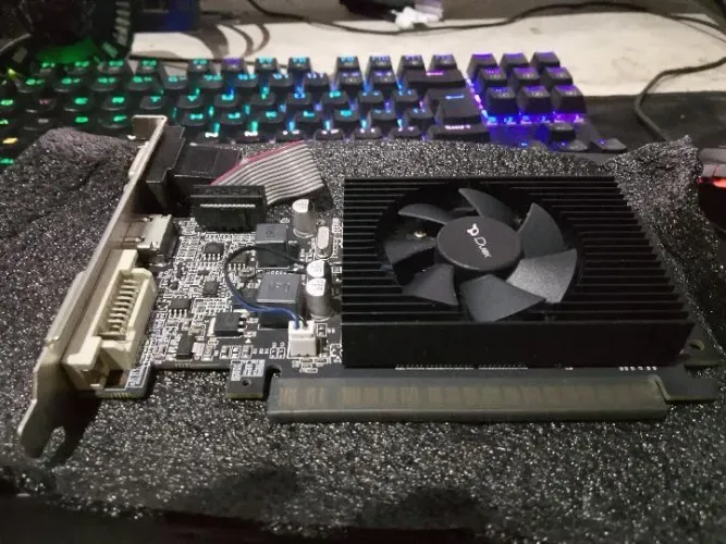 Vendo ou troco placa de vídeo g210 1gb