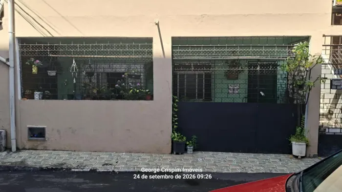 Casa de Rua com 107m Estrada das Barreiras. Ótima Localização.