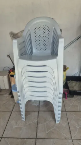 VENDO 8 CADEIRAS NOVAS !