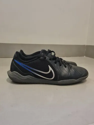 Chuteira de futsal Nike tiempo 10 preta