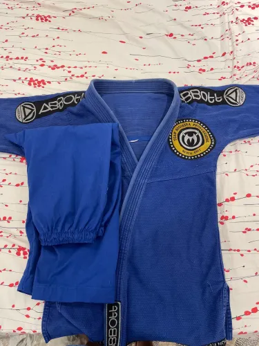 KIMONO ABOTT USADO