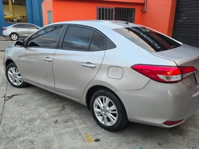 Toyota Yaris XL Sedan 1.5 Flex 16V 4P Aut. 2019