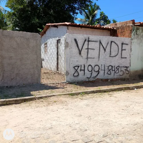 Terreno com área em construção