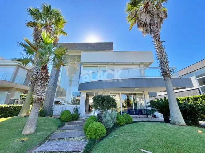 Casa 4 suítes no condomínio Ocean Side em Torres/RS