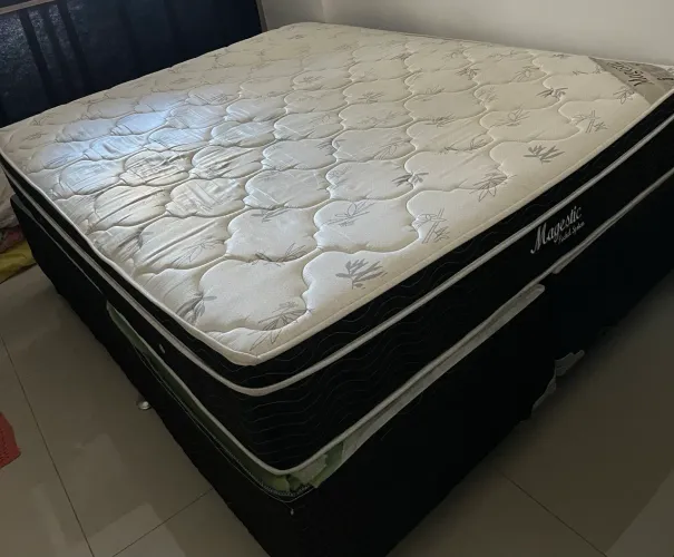 VENDO CAMA KING SIZE - CONFORTÁVEL 